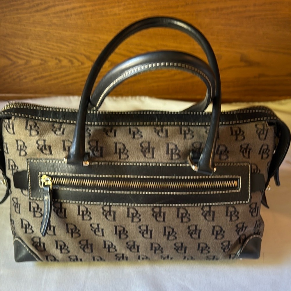 Women’s Dooney & Bourke Black/Grey Double Lock Shoulder Bag - Picture 8 of 13